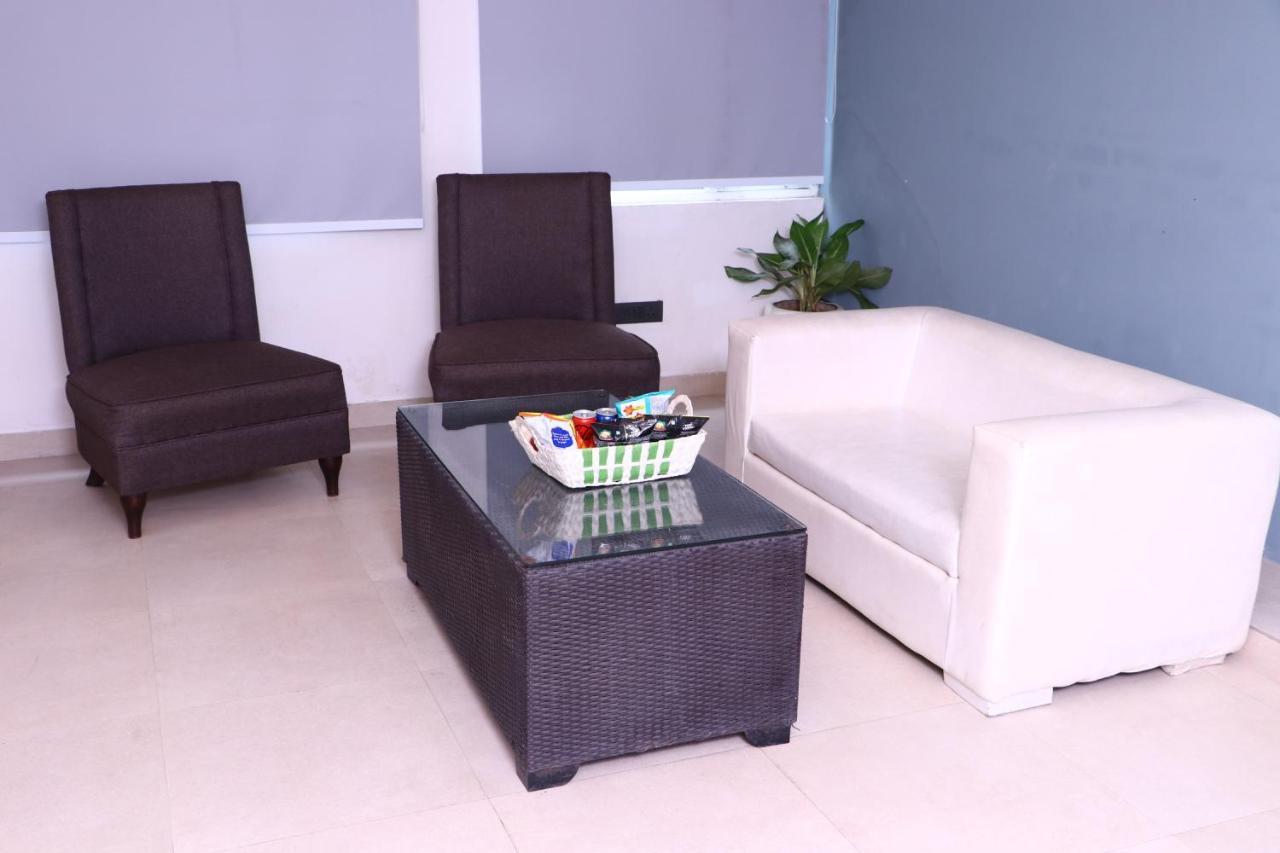 غازي أباد Virohaa Garden Hotel المظهر الخارجي الصورة