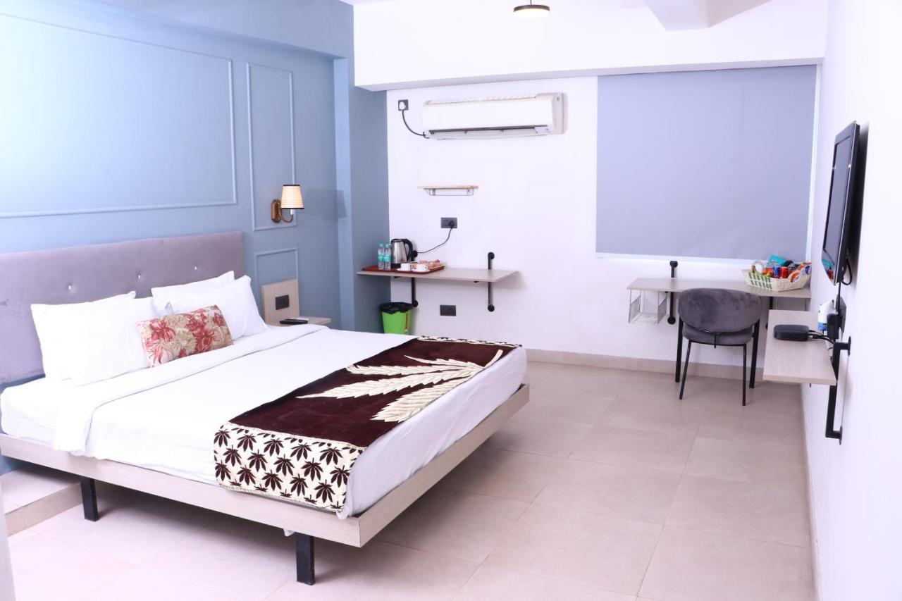غازي أباد Virohaa Garden Hotel المظهر الخارجي الصورة