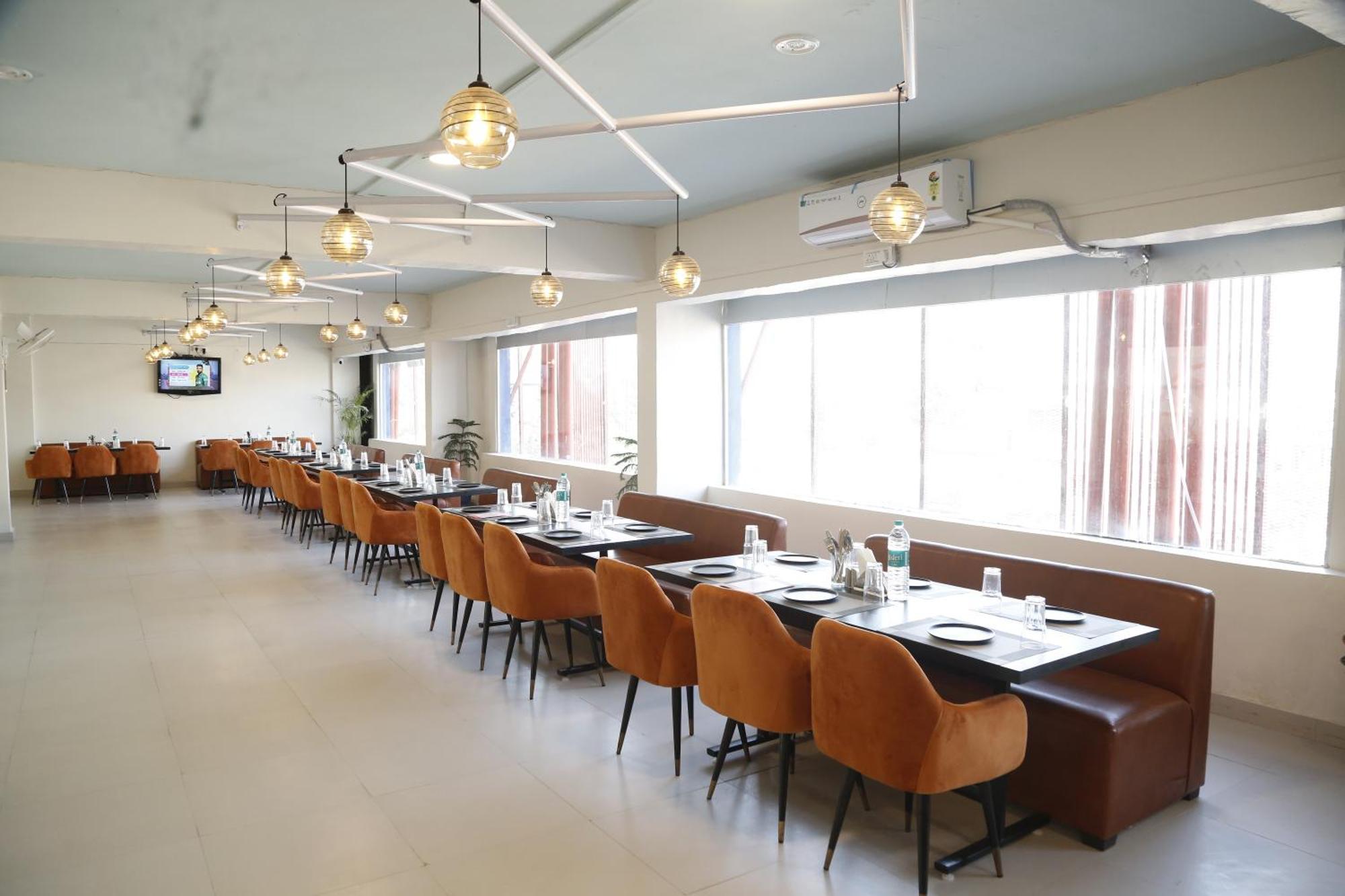 غازي أباد Virohaa Garden Hotel المظهر الخارجي الصورة