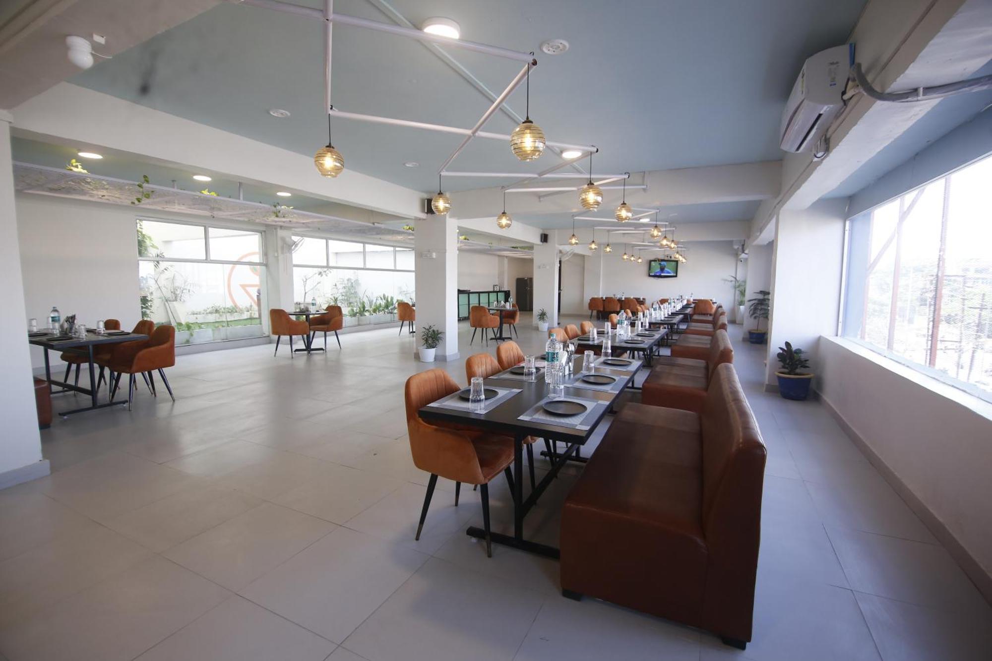 غازي أباد Virohaa Garden Hotel المظهر الخارجي الصورة
