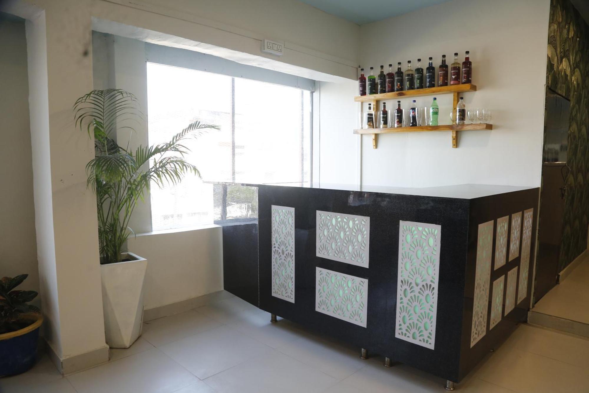 غازي أباد Virohaa Garden Hotel المظهر الخارجي الصورة
