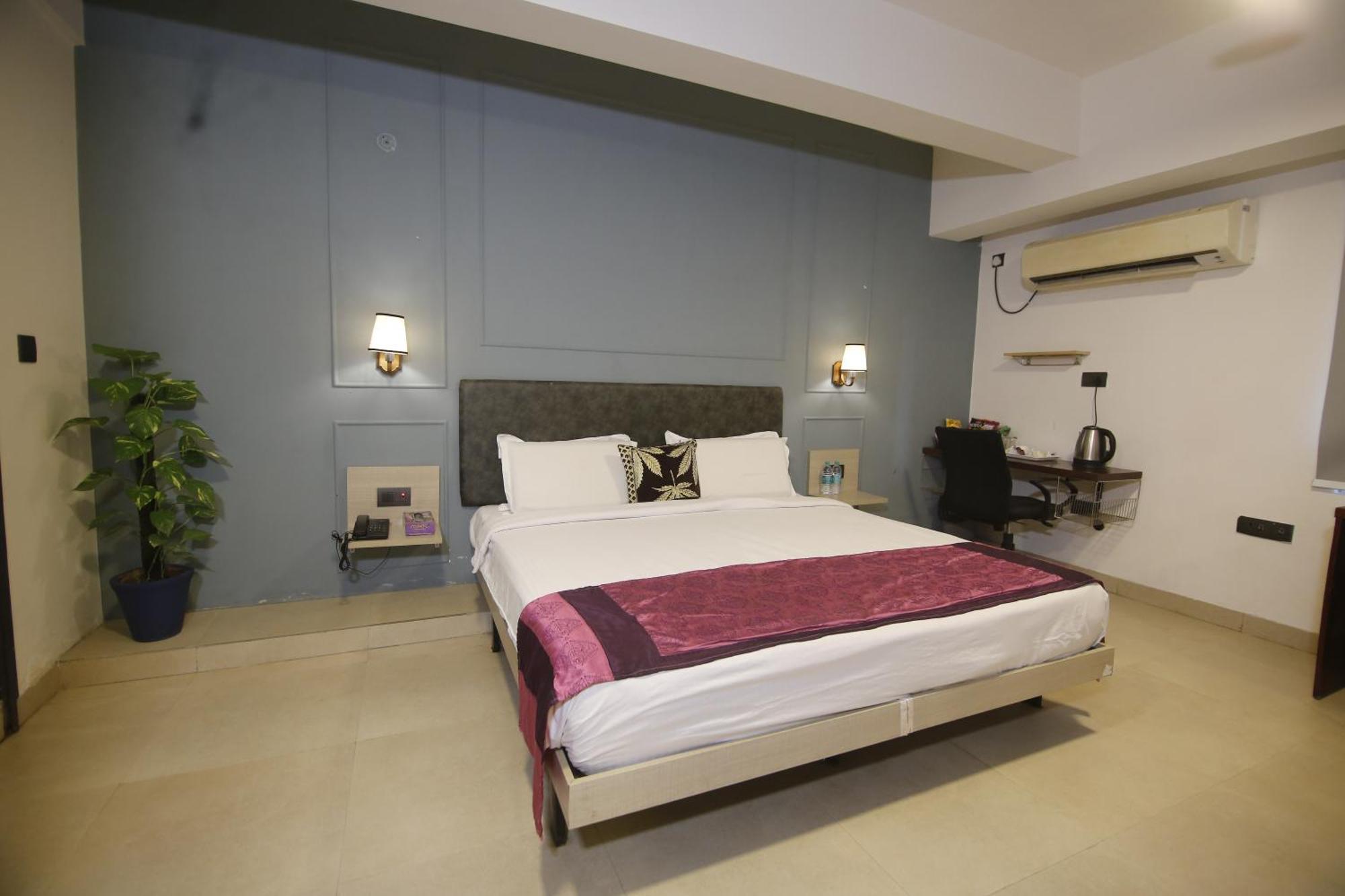 غازي أباد Virohaa Garden Hotel المظهر الخارجي الصورة