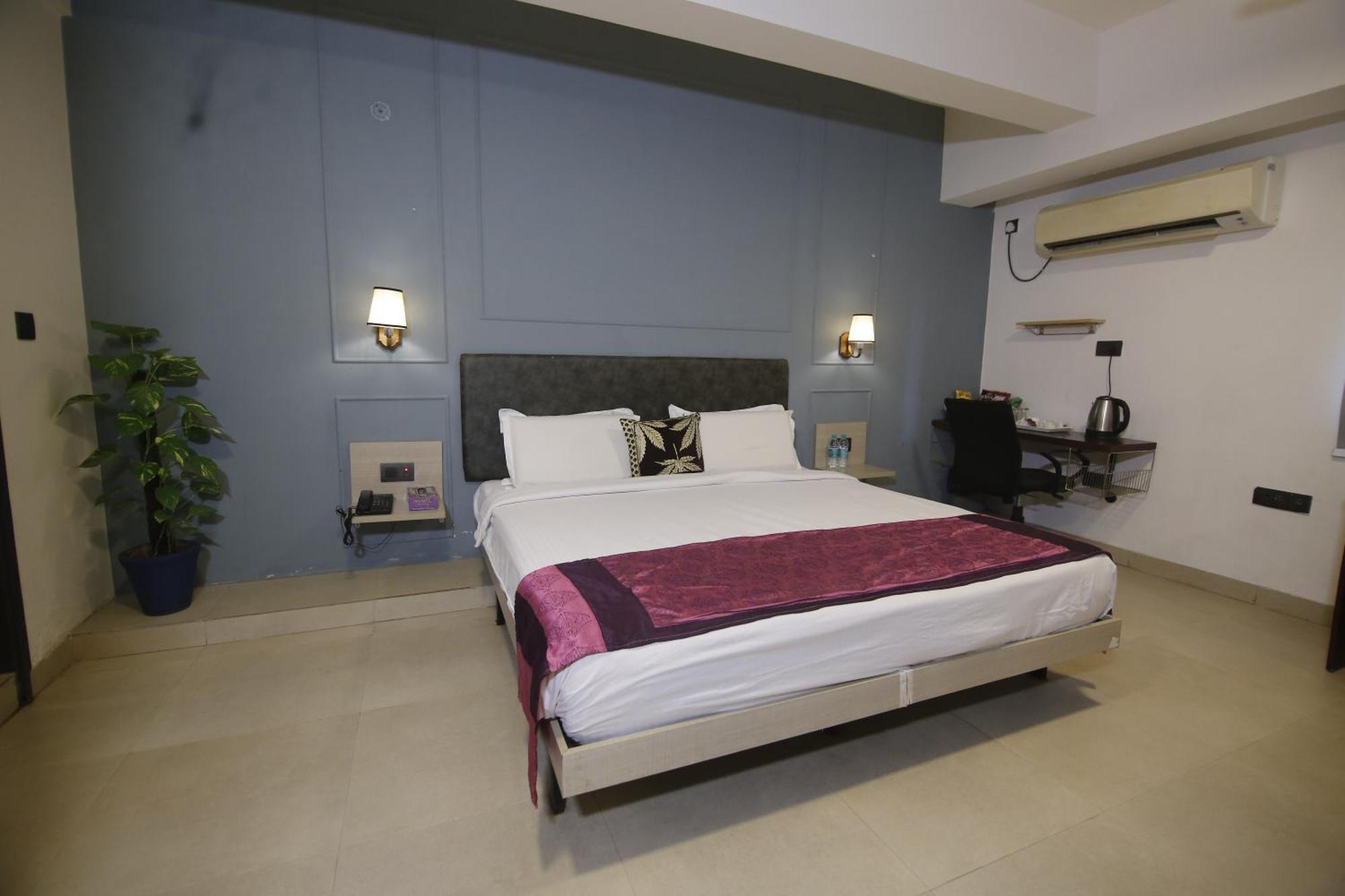 غازي أباد Virohaa Garden Hotel المظهر الخارجي الصورة